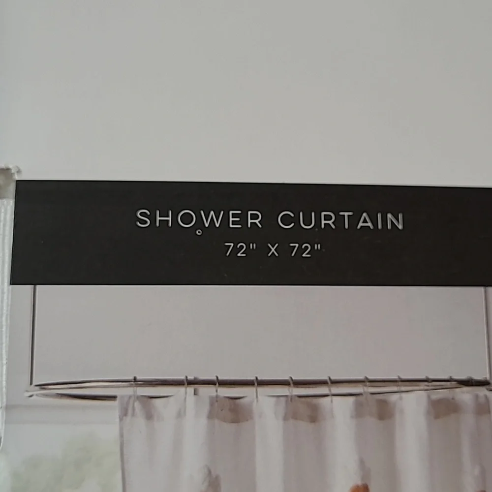 Novogratz Daisy Shower Curtain